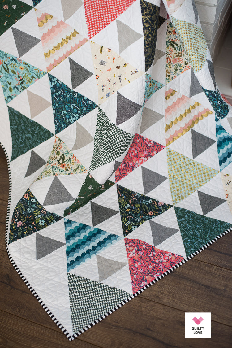 Triangle Peaks Modern Quilt Pattern | Fat Quarter Quilt | Emily Dennis | Quilty Love